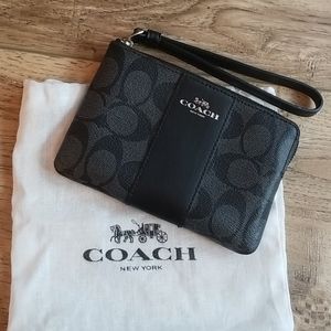 NWOT Coach wristlet